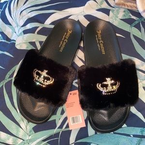 Women’s Slides